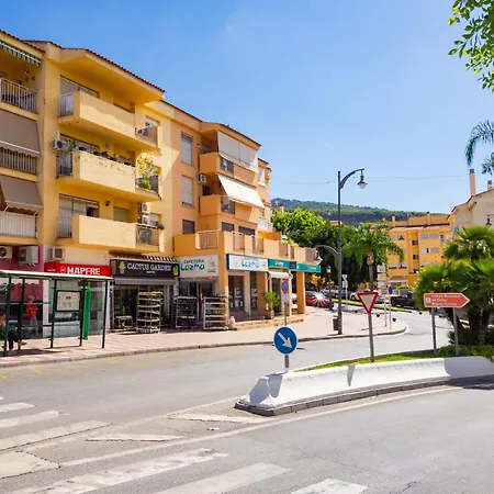 Cubo's Urban Town Centre Apartment