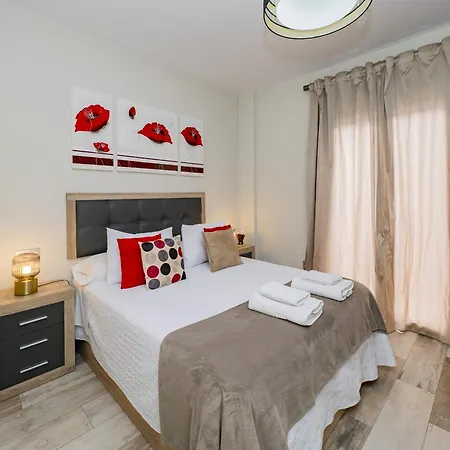 Cubo's Urban Town Centre Apartment